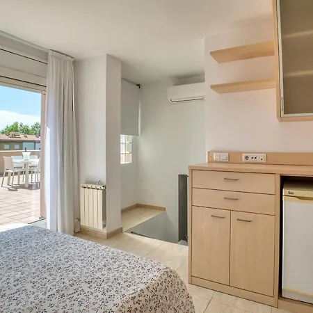 Duplex Au Centre De S'agaro Avec Terrasse Et Parking Apartment